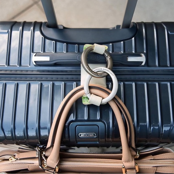 Black Handbag handcuff anti theft device purse holder secure bag to cart, car - Picture 2 of 7